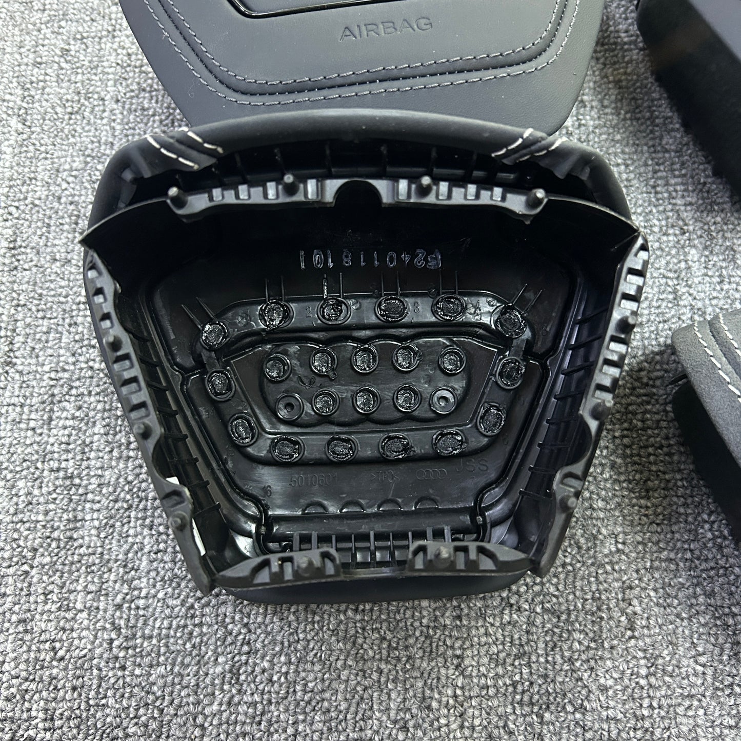 Audi A6C8 custom glossy black logo Airbag cover