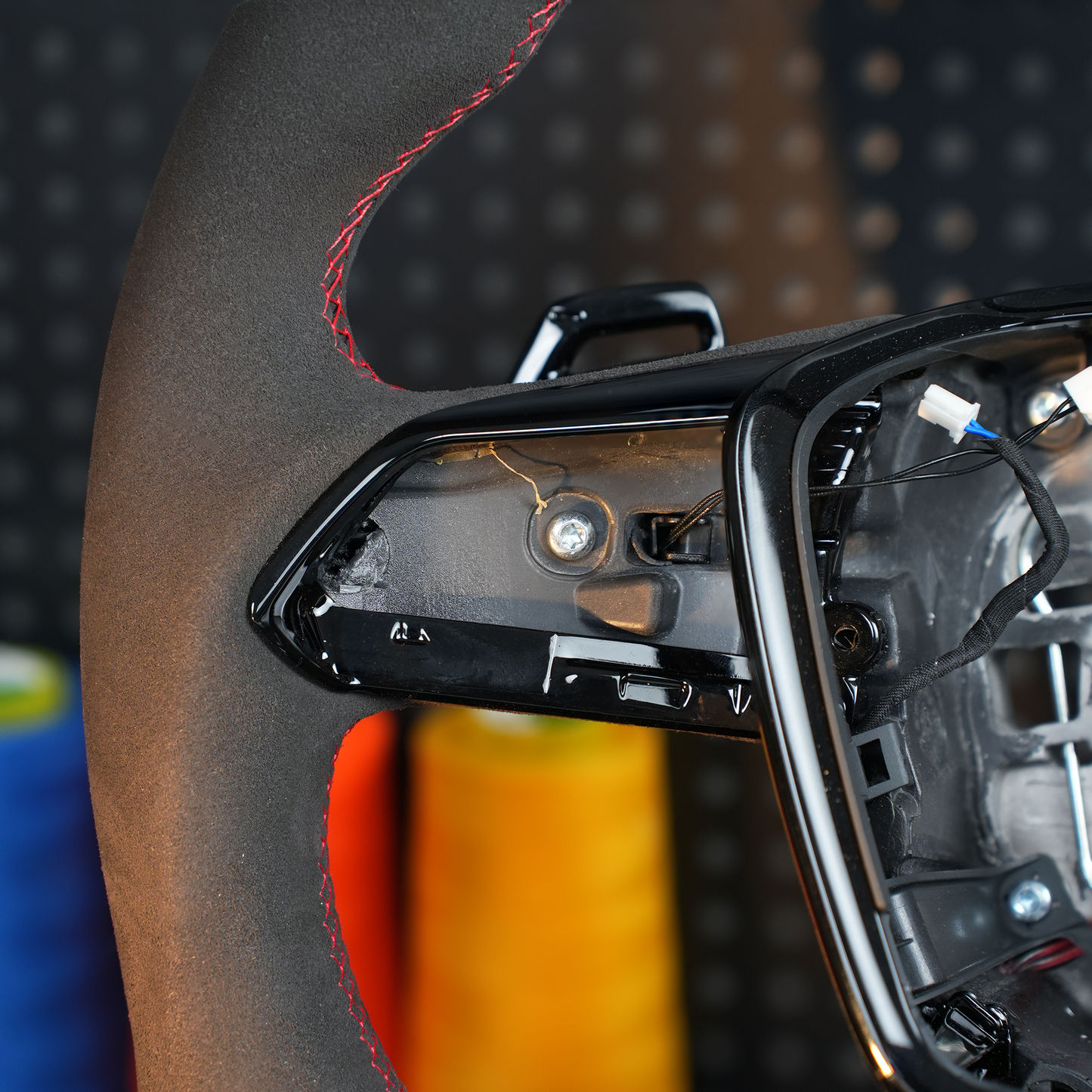 Carbon fiber suede leather baked black steering wheel, suitable for Audi A6 C8