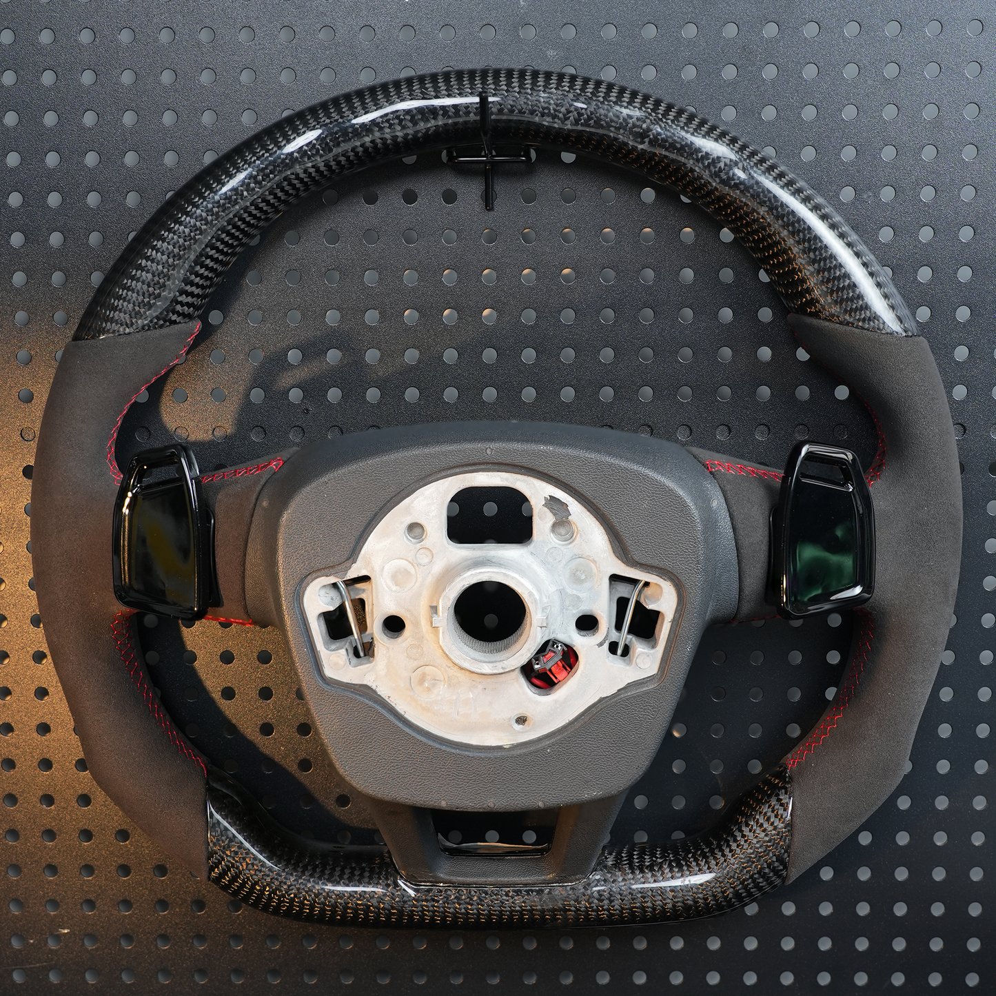 Carbon fiber suede leather baked black steering wheel, suitable for Audi A6 C8