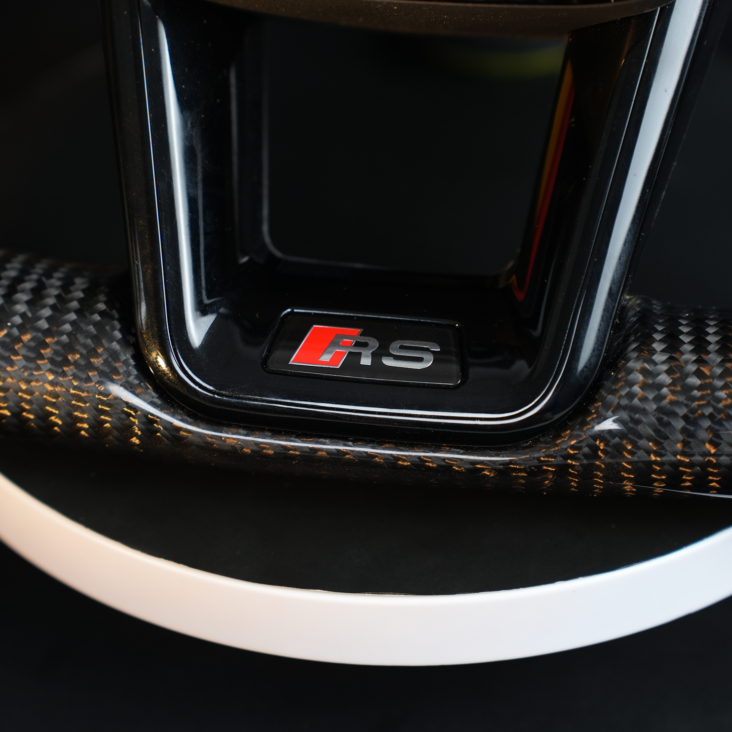 Carbon fiber suede leather baked black steering wheel, suitable for Audi A6 C8