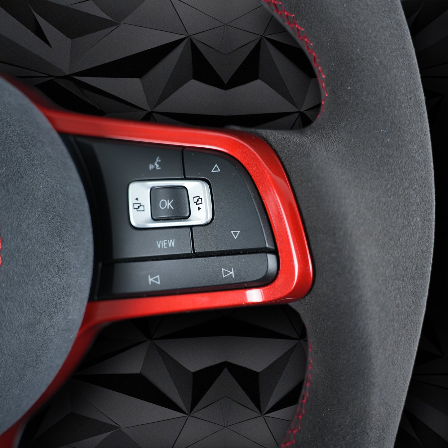 VW Golf 7 7.5 GTI GTD GTE R 2013-2020 Polo GTI Tiguan Passat DSG carbon fiber suede steering wheel