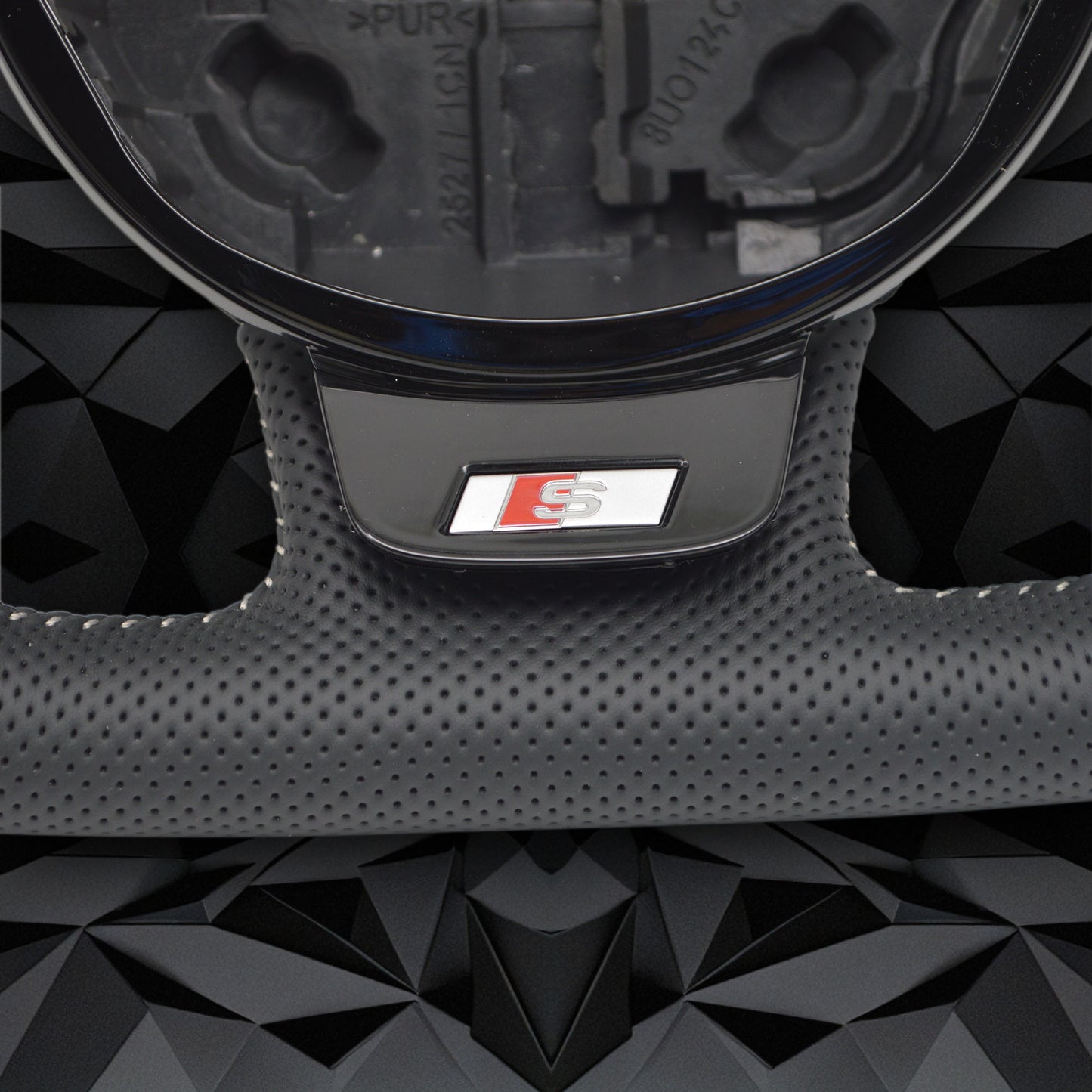 Fully perforated leather steering wheel，for Audi A4 B8 A3 8V